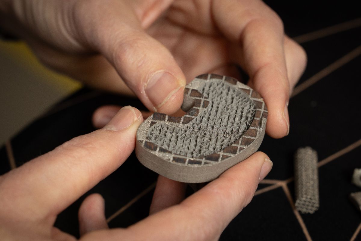Dutch Researchers 3D Print Custom Ankle Implant to Treat Cartilage Damage