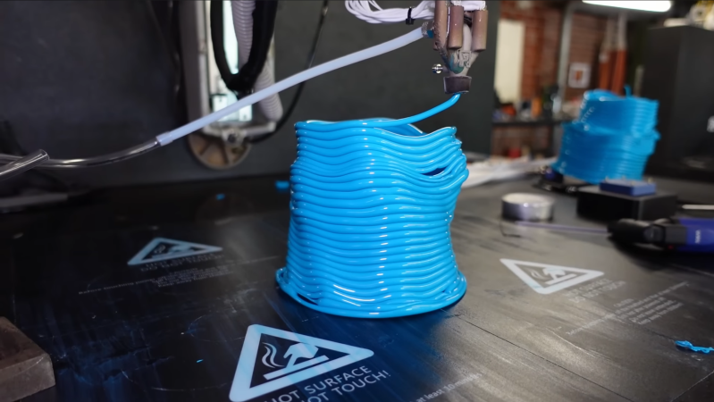 A Maker Built a 3D Printer That Extrudes Hollow Air-Filled Tubes