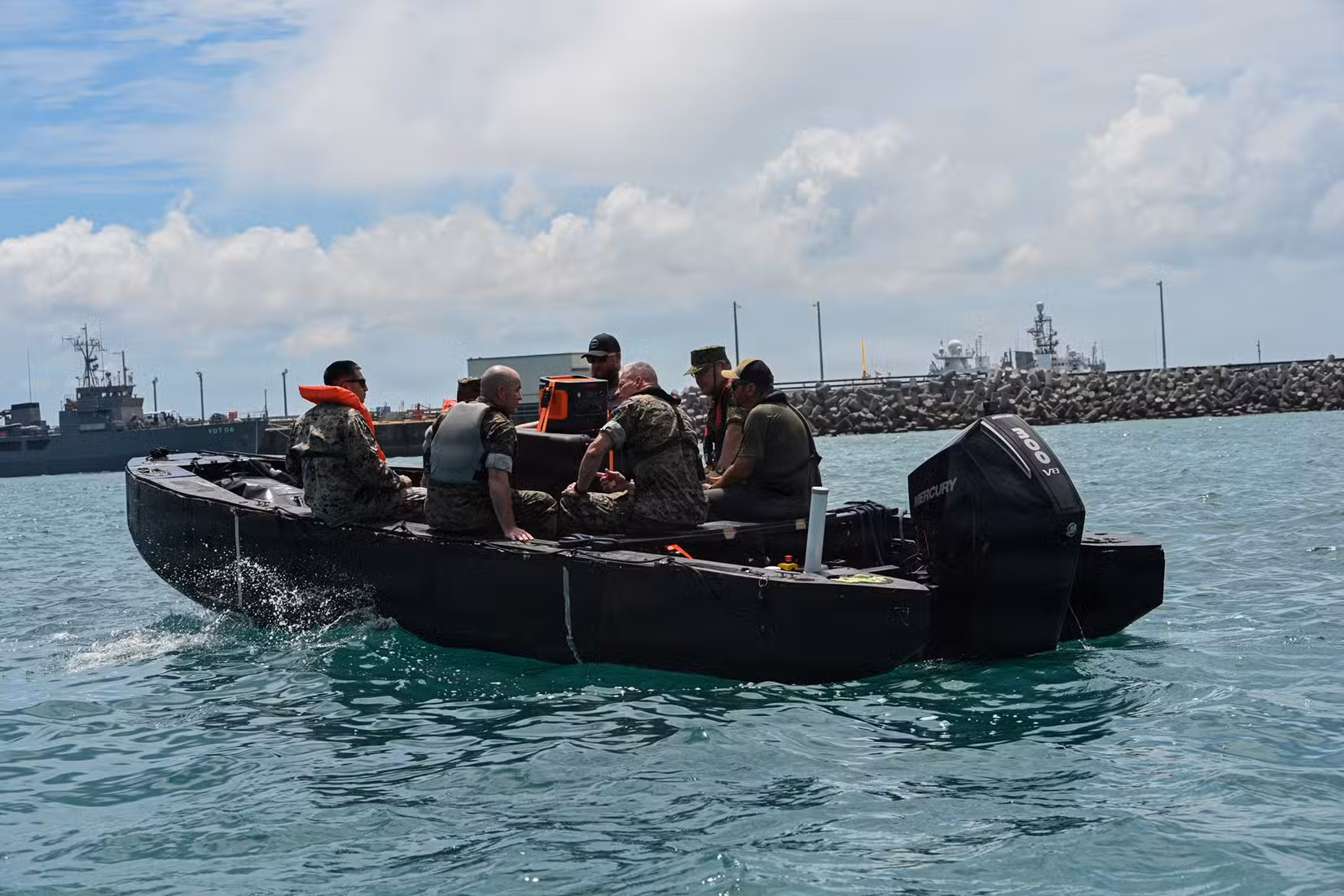 U.S. Marines 3D Print a 7-Meter Raiding Craft in Okinawa
