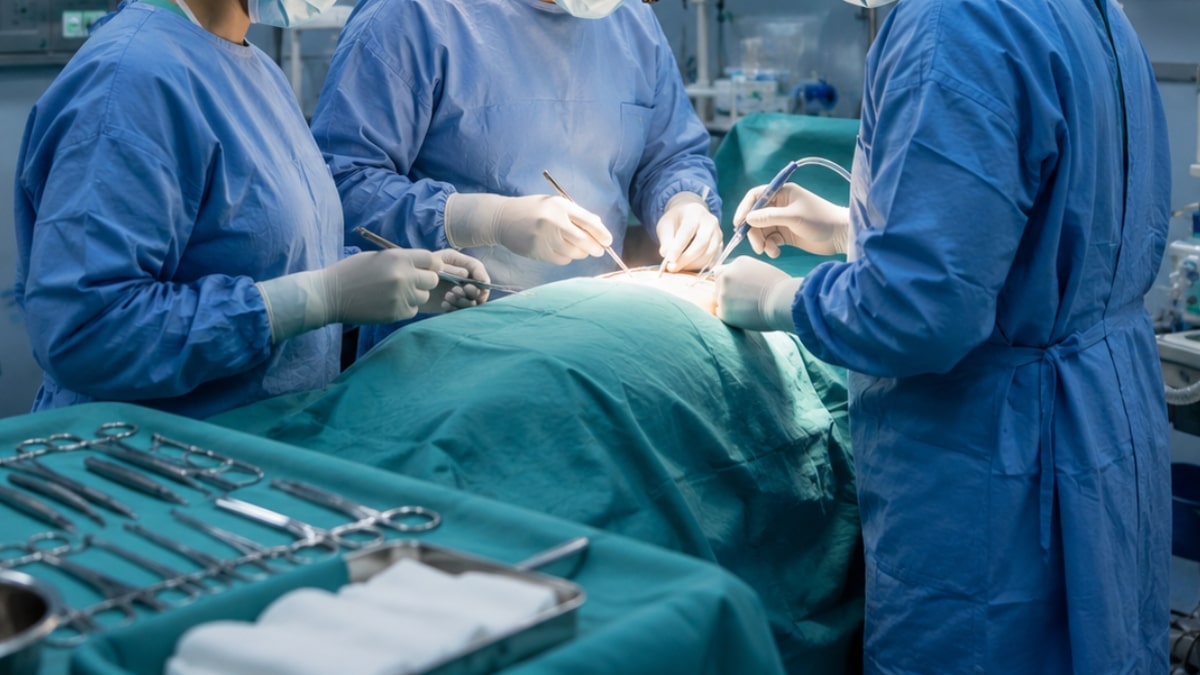 Pakistani Surgeons Rebuild Hip With Chinese 3D-Printed Implant After Cancer Surgery